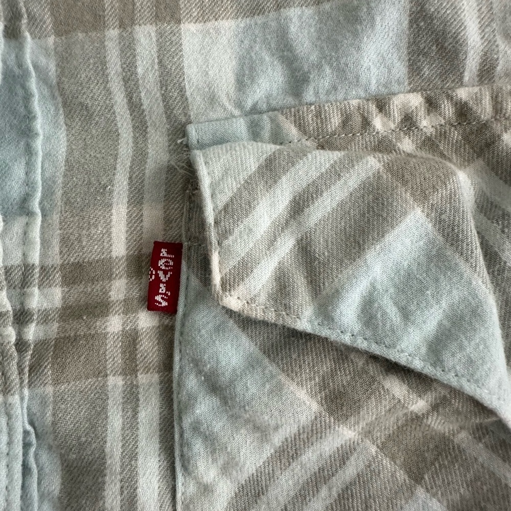 Levi's long sleeve, pearl snap button Gray and Blue Plaid Casual Shirt - Picture 3 of 7
